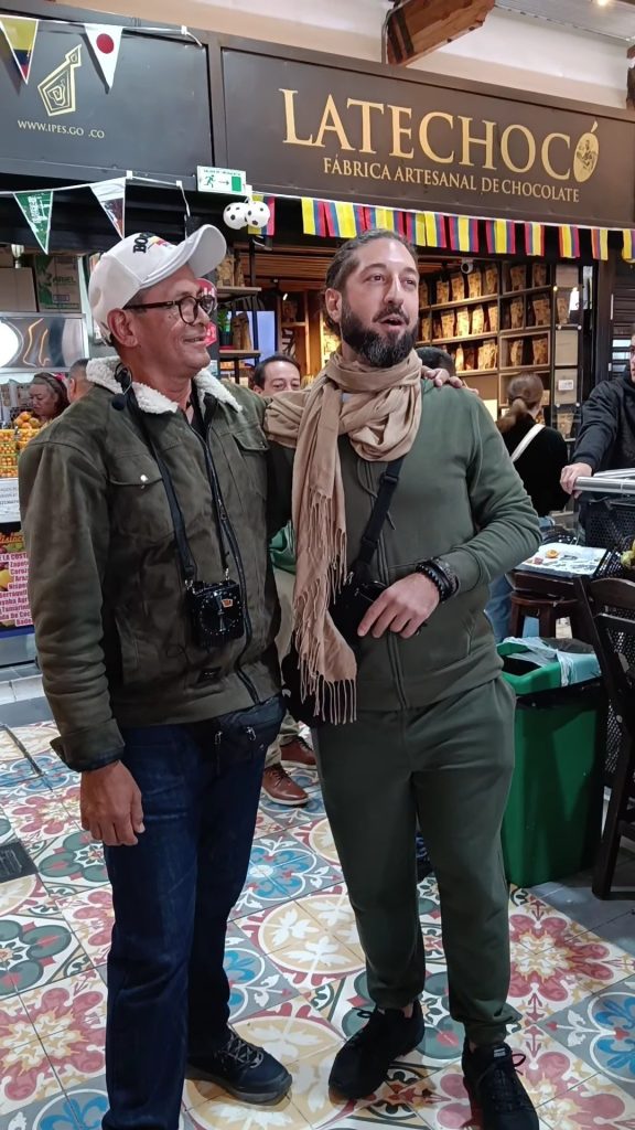 Wilfredo con turista